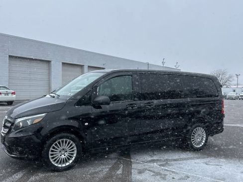 Used 2018 Mercedes-Benz Metris Passenger image 6