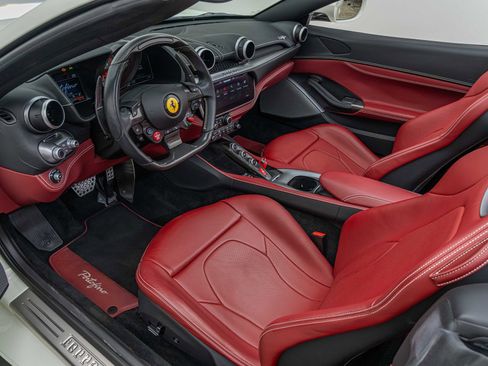 Certified 2020 Ferrari Portofino Base image 73