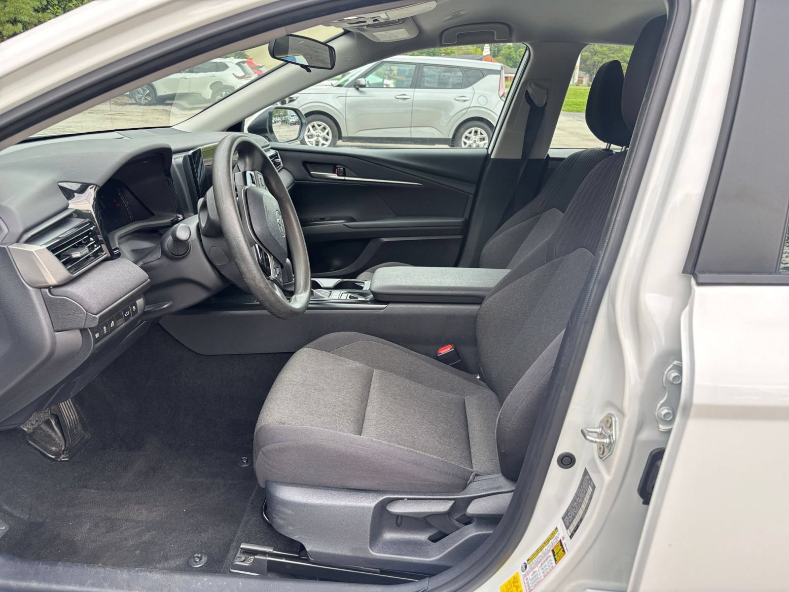 Used 2025 Toyota Camry LE FWD image 25