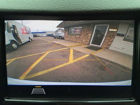 Used 2022 Chevrolet Trax LT w/ LT Convenience Package AWD/4WD image 26