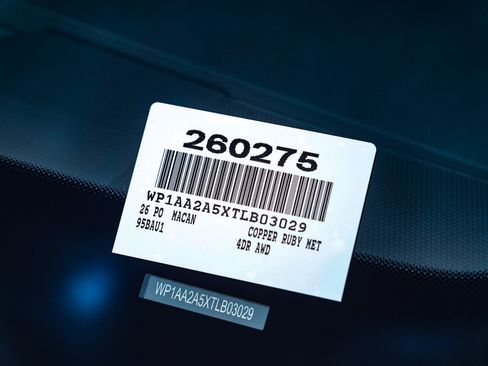 Certified 2026 Porsche Macan AWD/4WD image 32