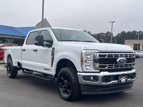 Used 2024 Ford F250 XLT image 4