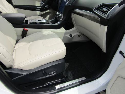 Used 2024 Ford Edge Titanium w/ Equipment Group 301A AWD/4WD image 11