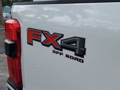 Used 2025 Ford F250 Platinum image 9