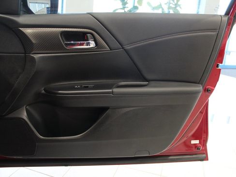 Used 2017 Honda Accord Sport image 25