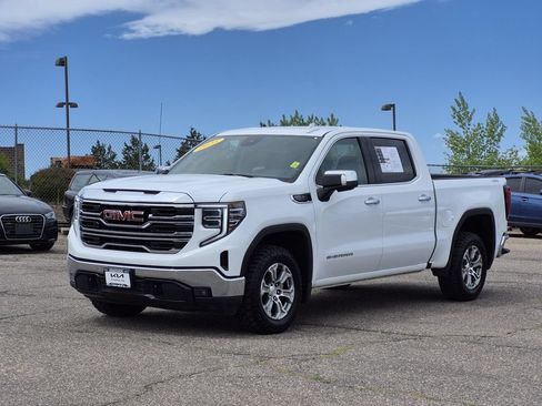 Used 2025 GMC Sierra 1500 SLT AWD/4WD image 4