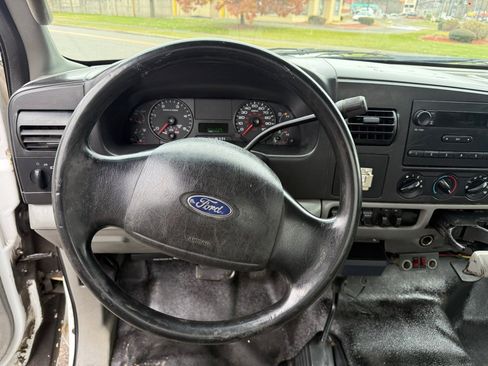 Used 2007 Ford F450 4x4 Regular Cab Super Duty image 10