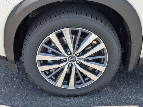 Used 2022 Nissan Pathfinder SL w/ SL Premium Package FWD image 13