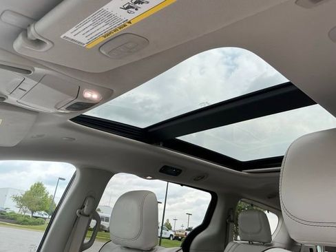 Used 2019 Chrysler Pacifica Limited FWD image 35
