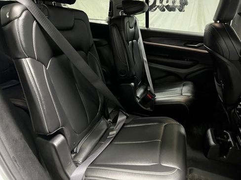 Used 2023 Jeep Grand Cherokee L Limited AWD/4WD image 12