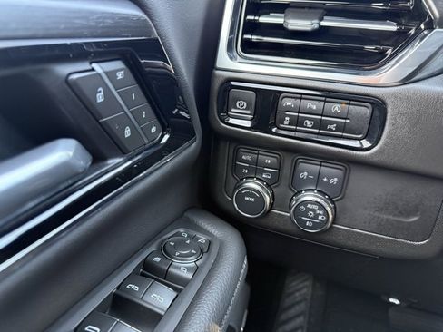Used 2025 GMC Yukon Denali image 14