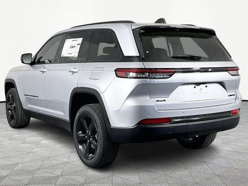 New 2025 Jeep Grand Cherokee Limited w/ Black Appearance Package image 4