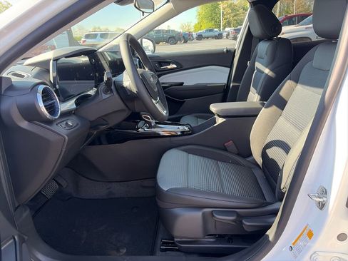 New 2026 Chevrolet Trax LT w/ Driver Confidence Package FWD image 14