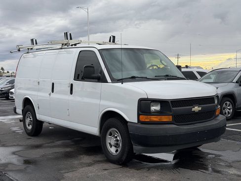 Used 2017 Chevrolet Express 2500 image 15