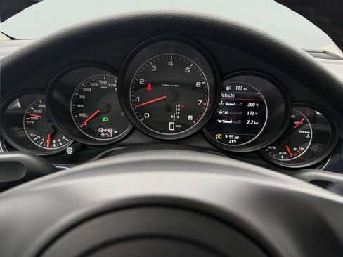 Used 2016 Porsche Panamera 4 Edition image 30