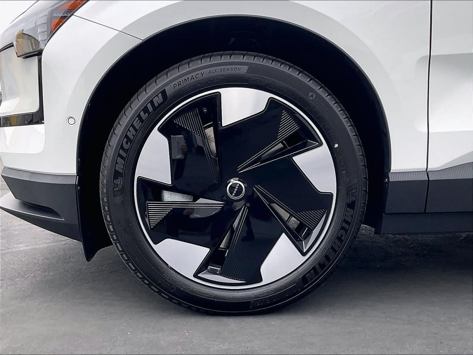 New 2025 Volvo EX30 Ultra w/ Protection Package Premier AWD/4WD image 14