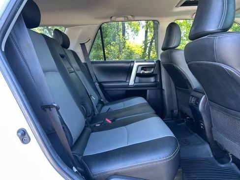 Used 2019 Toyota 4Runner SR5 Premium AWD/4WD image 40
