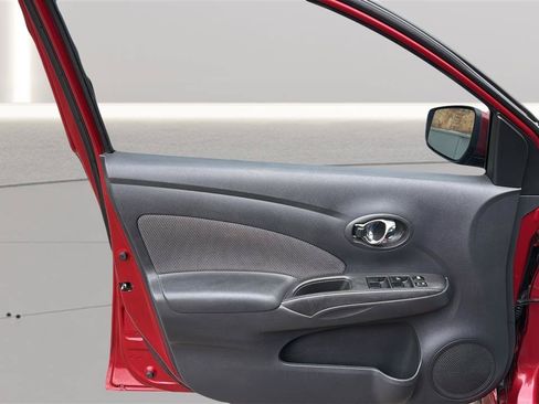 Used 2016 Nissan Versa SV FWD image 18