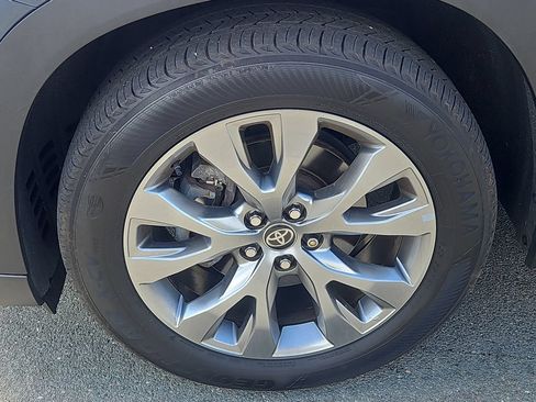 Used 2024 Toyota Grand Highlander AWD image 7