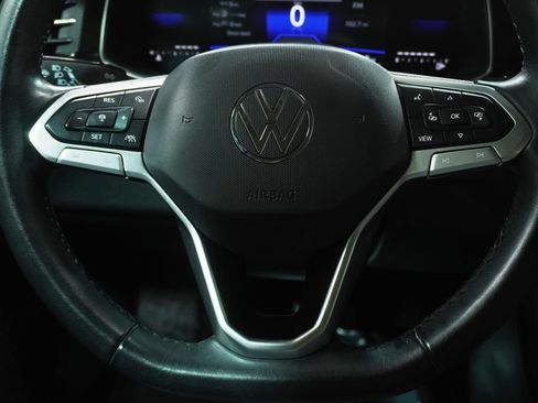 Used 2025 Volkswagen Jetta SE FWD image 13