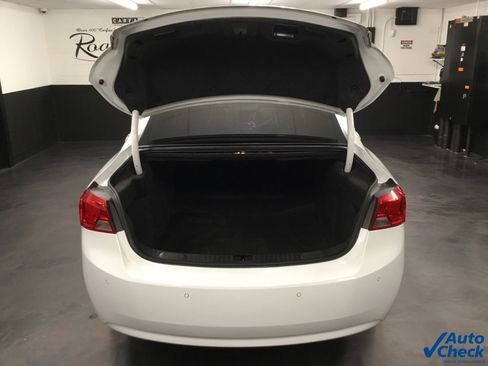 Used 2016 Chevrolet Impala LT w/ Convenience Package image 12