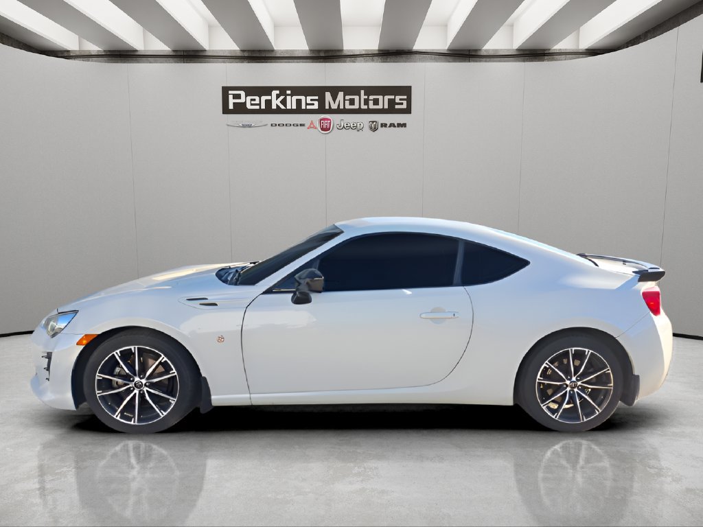 Used 2018 Toyota 86 RWD image 2