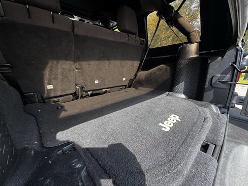 Used 2014 Jeep Wrangler Unlimited Sport w/ Quick Order Package 24S image 14