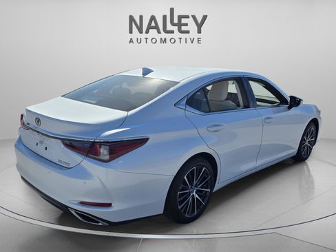 Certified 2024 Lexus ES 350 w/ Premium Package image 4