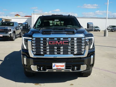 New 2025 GMC Sierra 2500 Denali w/ Denali Reserve Package image 2