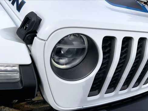 Certified 2022 Jeep Wrangler Unlimited Rubicon 4xe w/ Cold Weather Group image 28