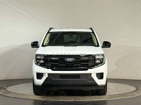 Used 2025 Ford Expedition Max Active AWD/4WD image 3