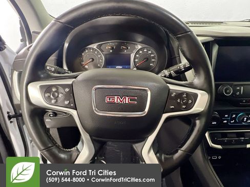 Used 2023 GMC Terrain SLT image 8