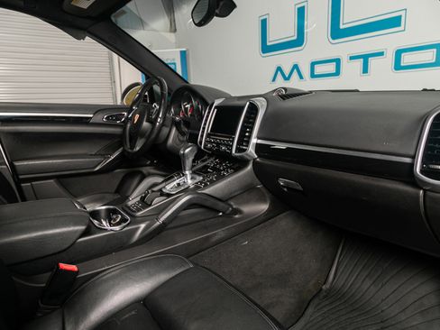 Used 2012 Porsche Cayenne image 27