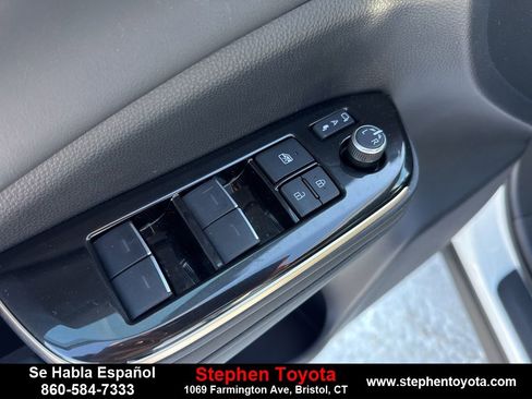 Used 2026 Toyota Crown XLE image 13