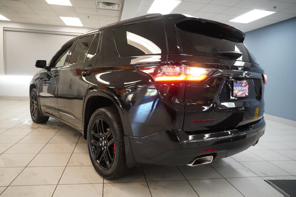 Used 2021 Chevrolet Traverse Premier w/ Redline Edition AWD/4WD image 3