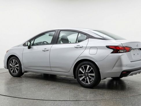 Used 2025 Nissan Versa SV image 6