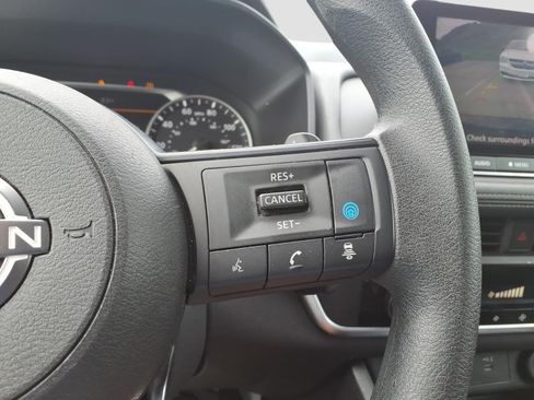 Used 2024 Nissan Rogue SV AWD/4WD image 22