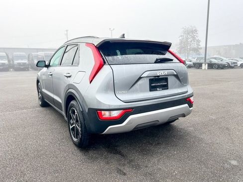 Used 2024 Kia Niro EX image 8
