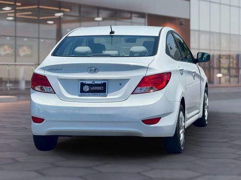 Used 2017 Hyundai Accent SE image 3