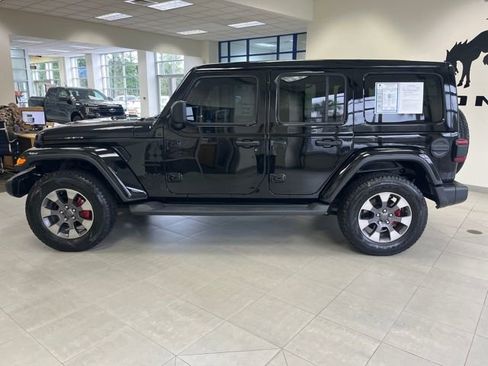 Used 2018 Jeep Wrangler Unlimited Sahara image 5