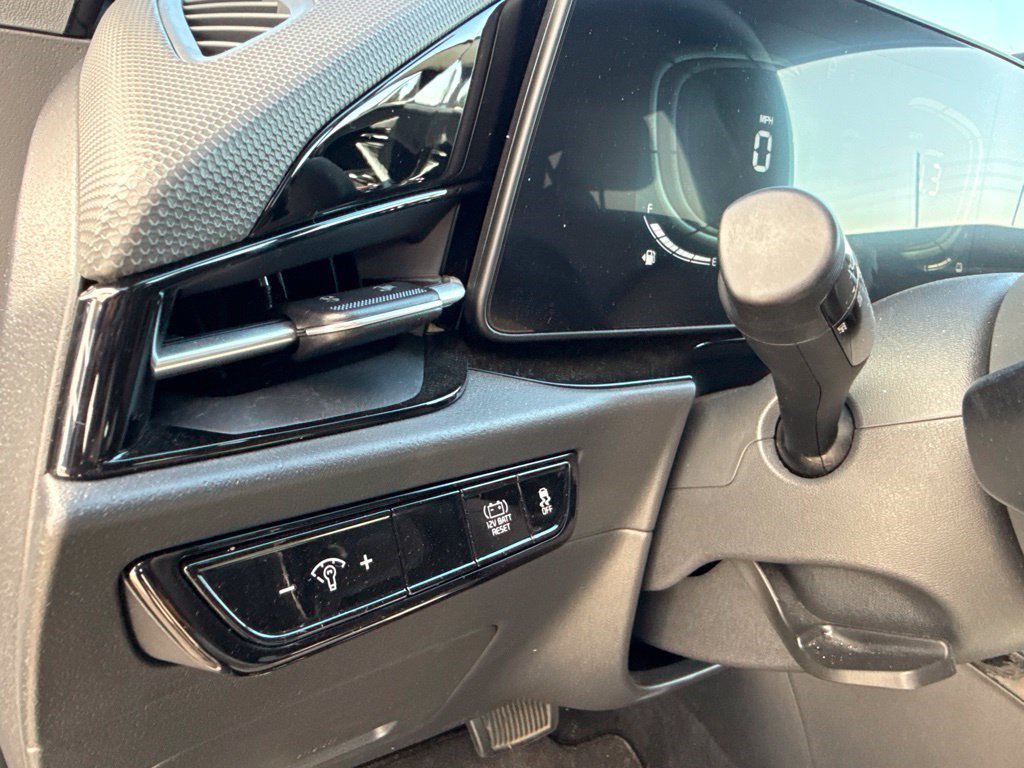 Used 2024 Kia Niro EX FWD image 11