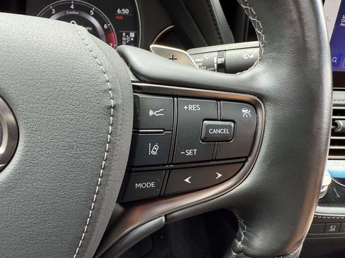 Used 2023 Lexus LS 500 AWD w/ Luxury Package image 21