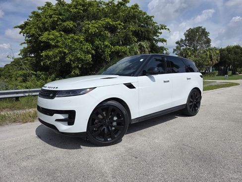 Used 2026 Land Rover Range Rover Sport SE AWD/4WD image 1