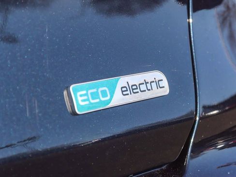 Used 2022 Kia Niro EX Premium image 11