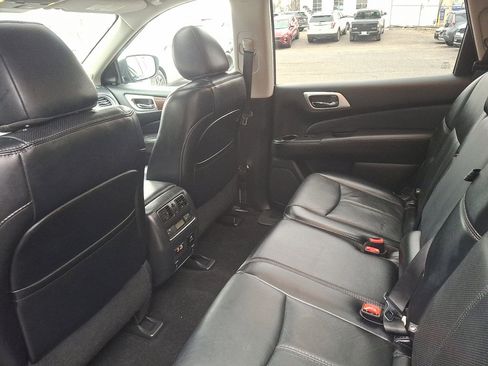 Used 2020 Nissan Pathfinder Platinum image 20