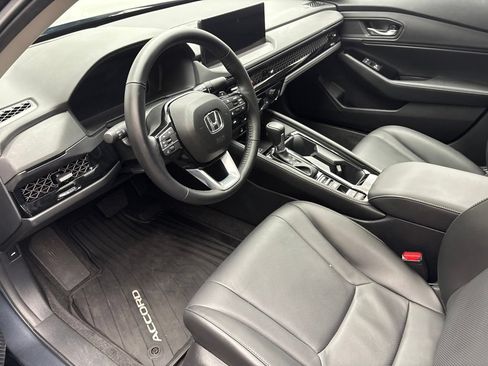 Used 2024 Honda Accord Touring image 6