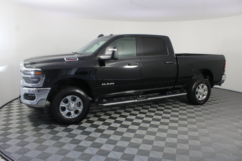 Used 2026 RAM 2500 Big Horn AWD/4WD image 2