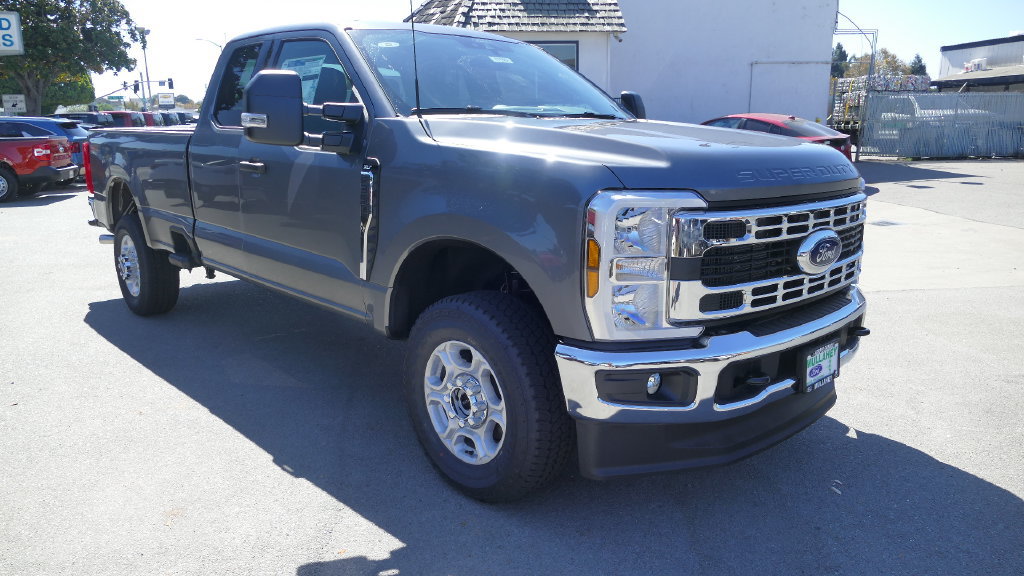 New 2026 Ford F350 XLT w/ FX4 Off-Road Package AWD/4WD image 1