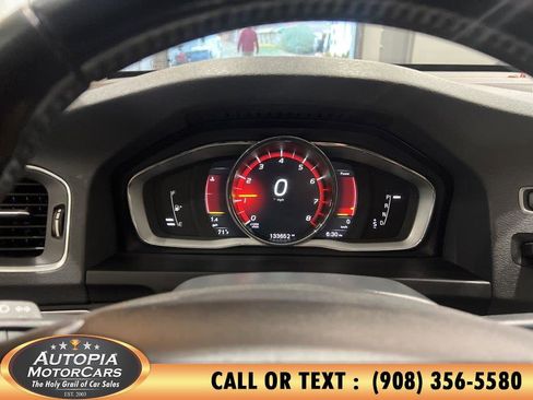 Used 2018 Volvo S60 T5 Inscription image 22