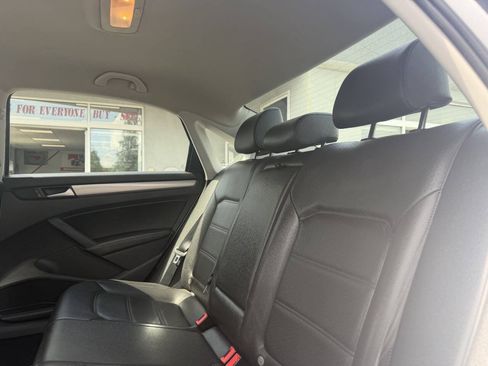 Used 2014 Volkswagen Passat 1.8T Wolfsburg Edition FWD image 19